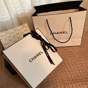 Chanel gift bag and box set